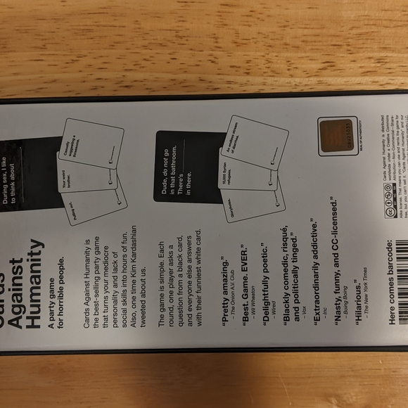 Cards Against Humanity - Picture 3 of 3